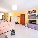 아파트 Villaggio 5 Terre-8 By Interhome
